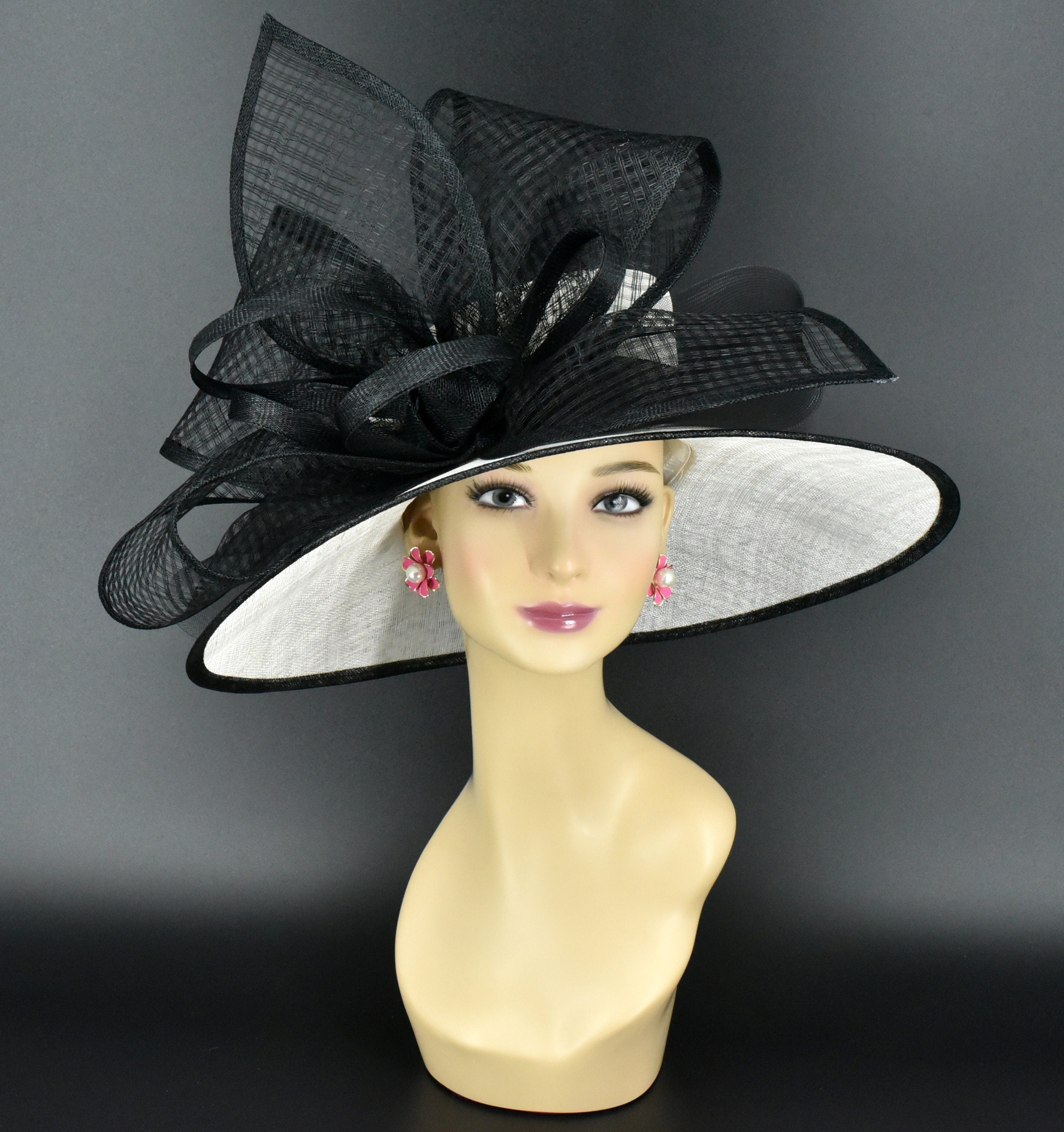 Schwarz-weißer Hut. Kentucky Derby Hut. Royal Ascot Hut, Dubai Rennen. Tag Der O - Foto 2